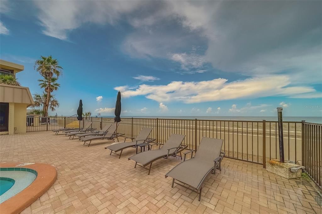 For Rent: $4,500 (2 beds, 2 baths, 1050 Square Feet)