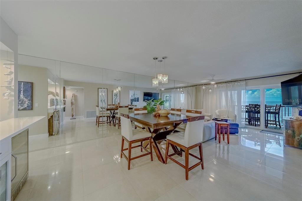 For Rent: $4,500 (2 beds, 2 baths, 1050 Square Feet)