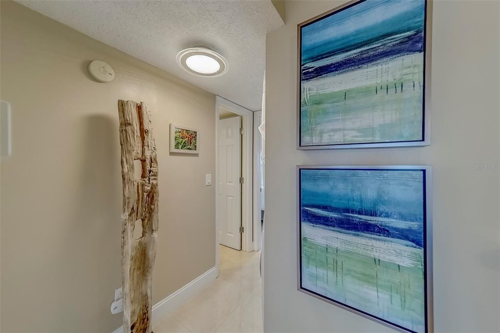 For Rent: $4,500 (2 beds, 2 baths, 1050 Square Feet)