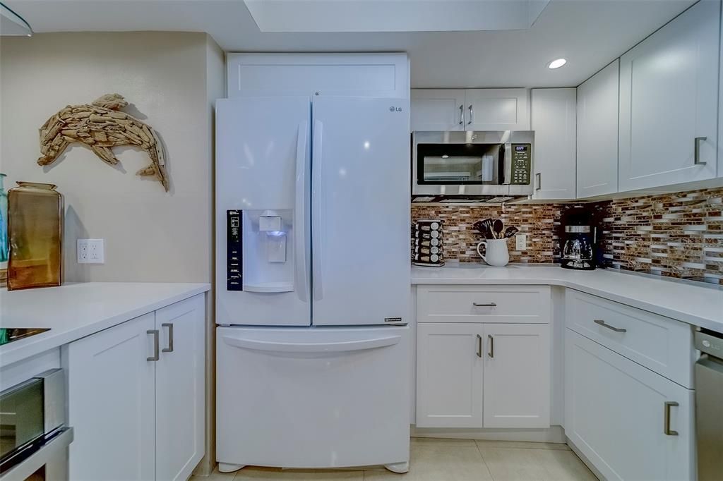 For Rent: $4,500 (2 beds, 2 baths, 1050 Square Feet)