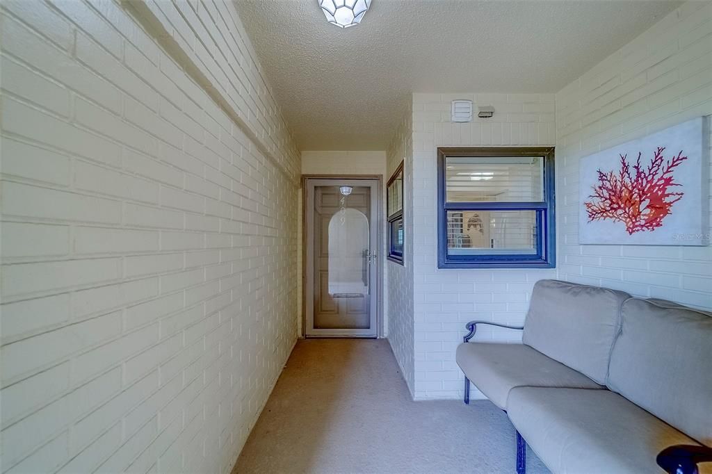 For Rent: $4,500 (2 beds, 2 baths, 1050 Square Feet)