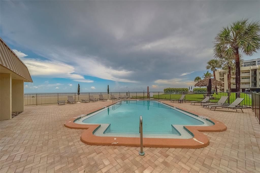 For Rent: $4,500 (2 beds, 2 baths, 1050 Square Feet)