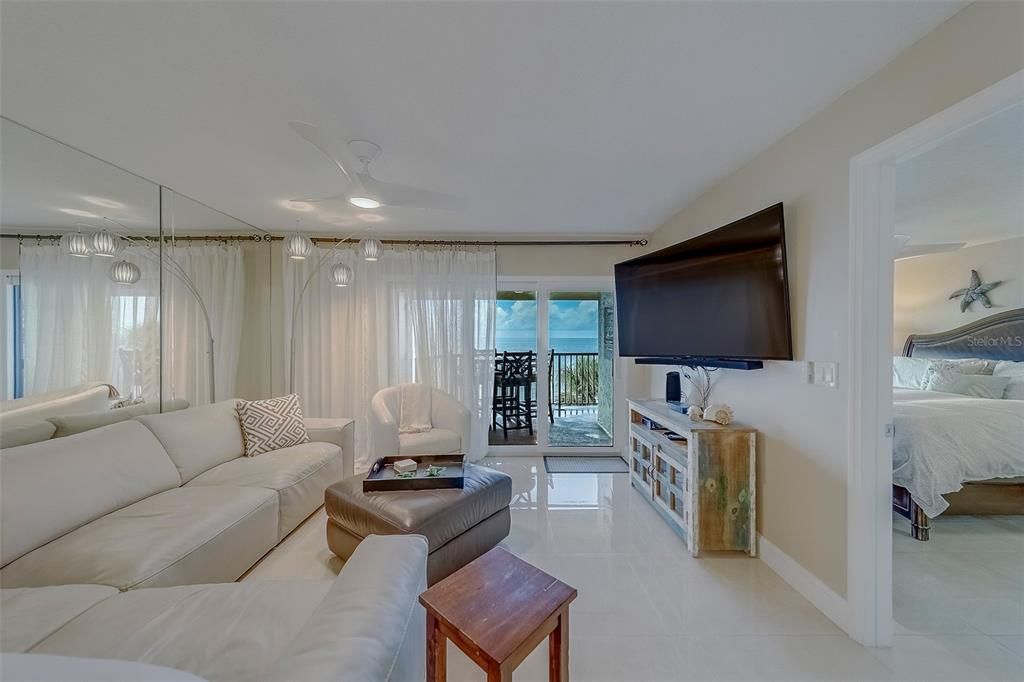 For Rent: $4,500 (2 beds, 2 baths, 1050 Square Feet)