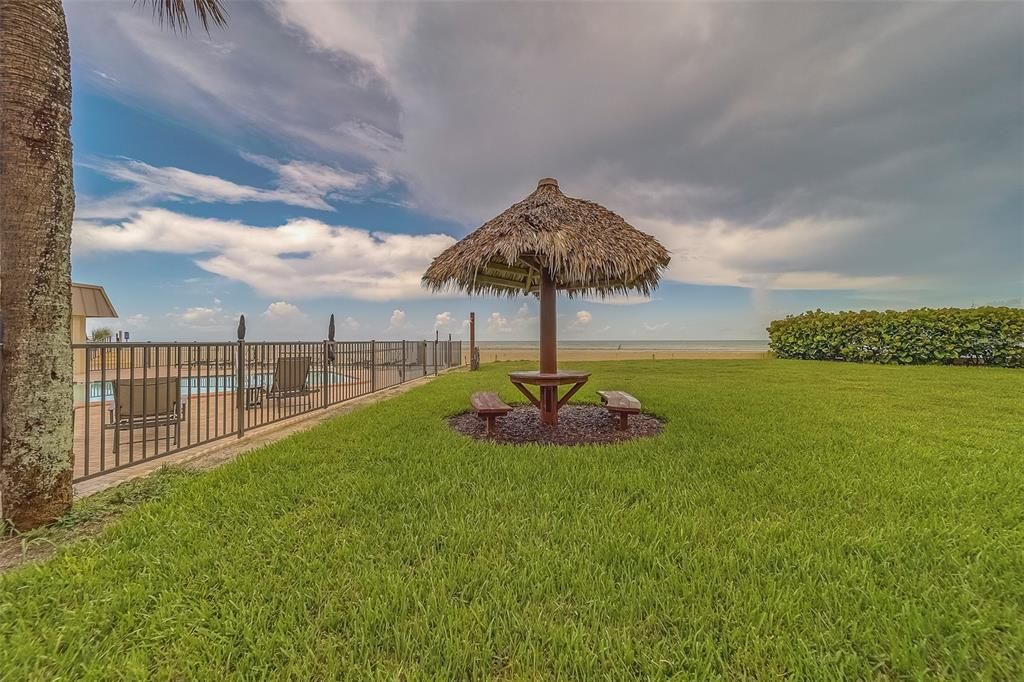 For Rent: $4,500 (2 beds, 2 baths, 1050 Square Feet)