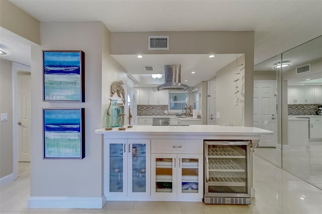 For Rent: $4,500 (2 beds, 2 baths, 1050 Square Feet)