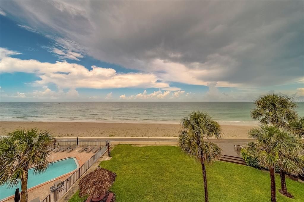 For Rent: $4,500 (2 beds, 2 baths, 1050 Square Feet)