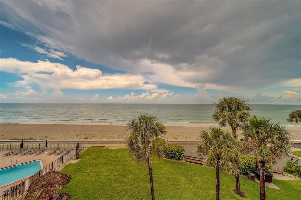 For Rent: $4,500 (2 beds, 2 baths, 1050 Square Feet)