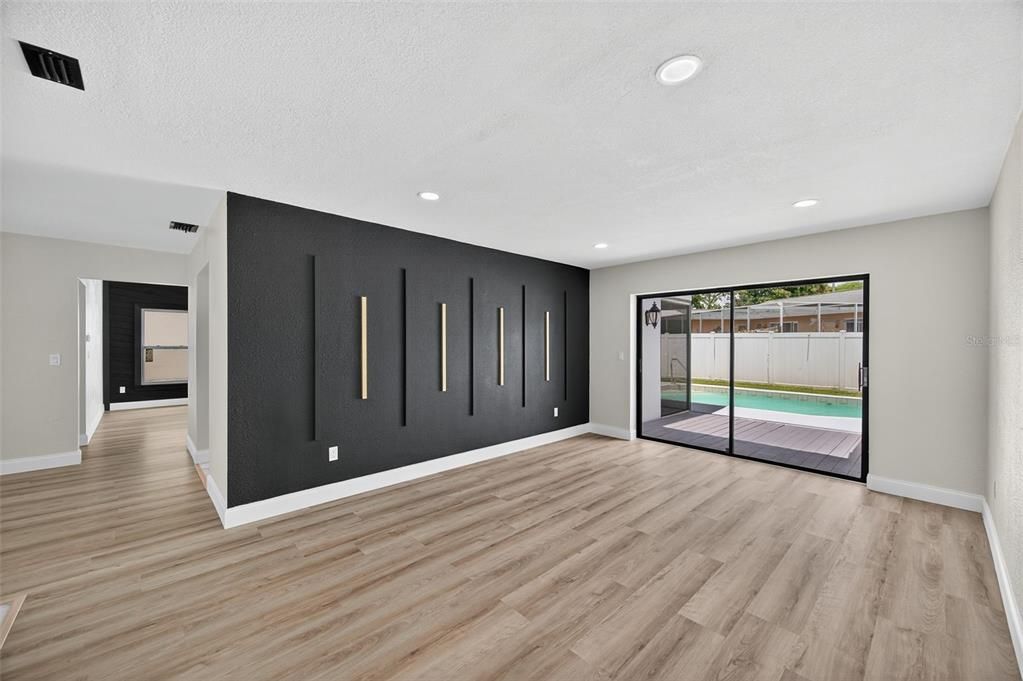 For Sale: $350,000 (3 beds, 2 baths, 2011 Square Feet)