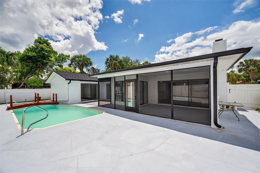 For Sale: $350,000 (3 beds, 2 baths, 2011 Square Feet)