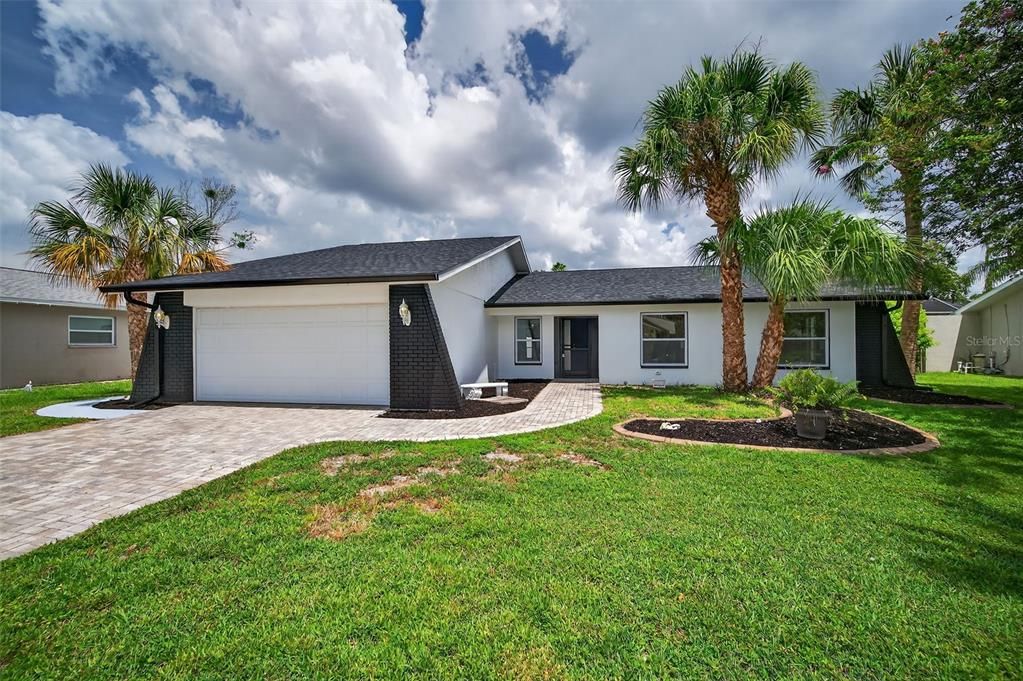 For Sale: $350,000 (3 beds, 2 baths, 2011 Square Feet)