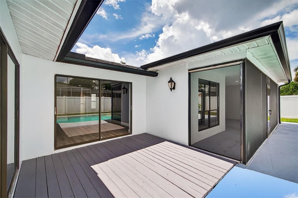 For Sale: $350,000 (3 beds, 2 baths, 2011 Square Feet)