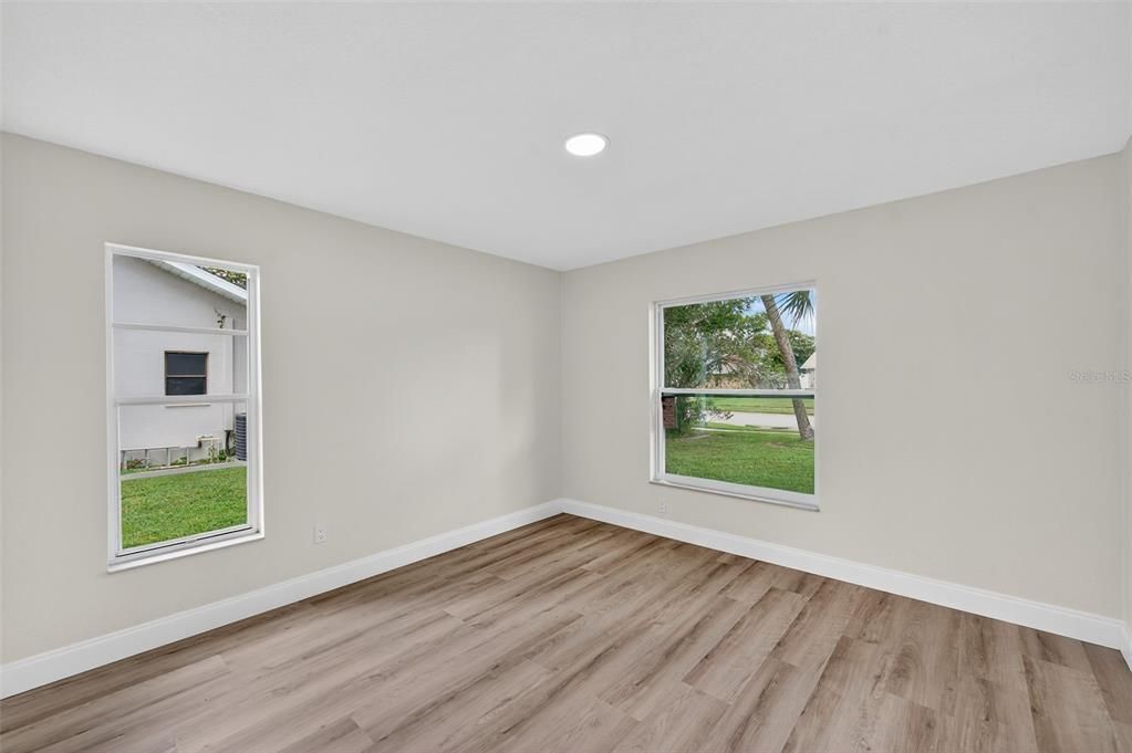 For Sale: $350,000 (3 beds, 2 baths, 2011 Square Feet)