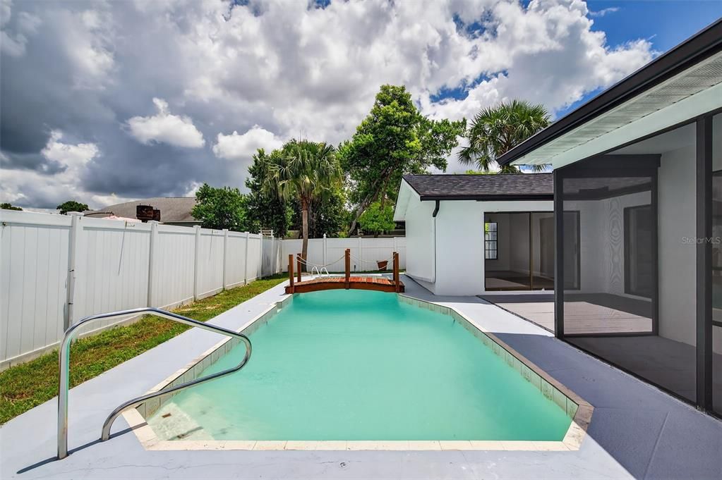 For Sale: $350,000 (3 beds, 2 baths, 2011 Square Feet)