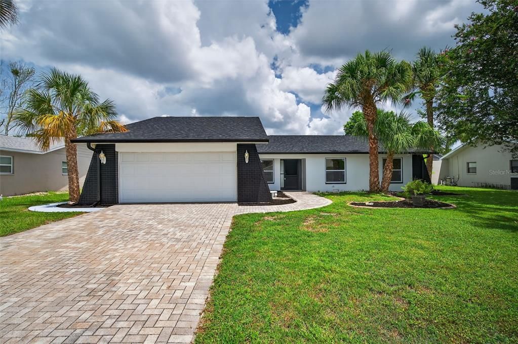 For Sale: $350,000 (3 beds, 2 baths, 2011 Square Feet)