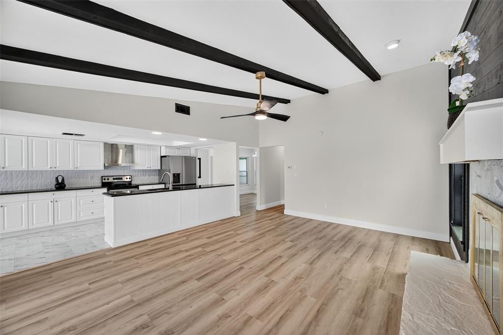 For Sale: $350,000 (3 beds, 2 baths, 2011 Square Feet)