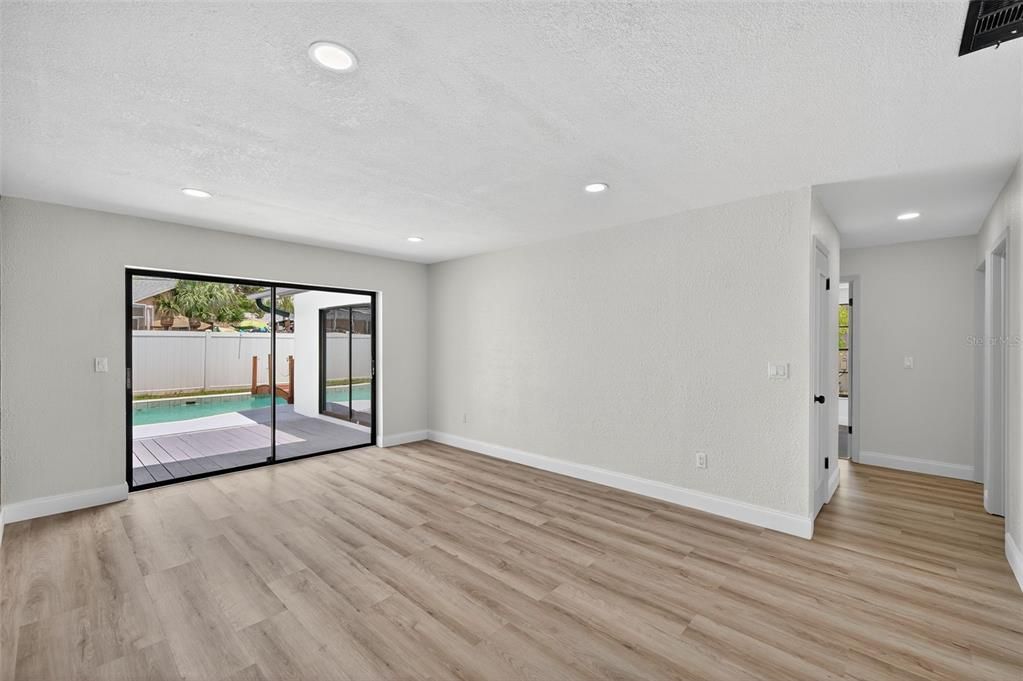 For Sale: $350,000 (3 beds, 2 baths, 2011 Square Feet)