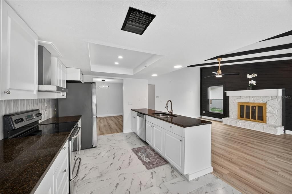 For Sale: $350,000 (3 beds, 2 baths, 2011 Square Feet)