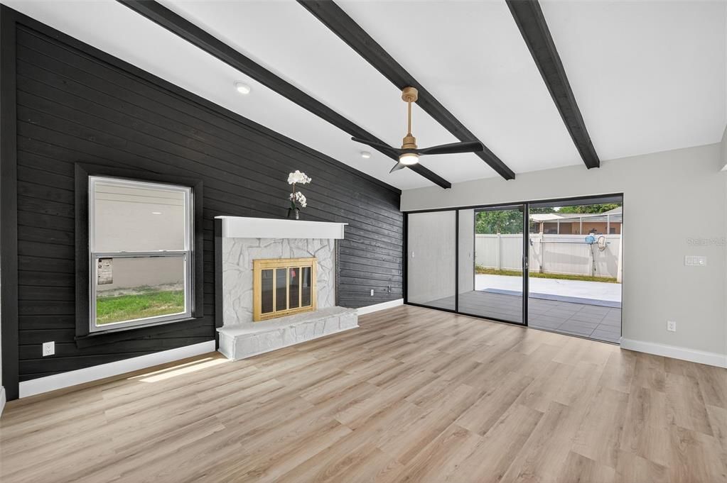 For Sale: $350,000 (3 beds, 2 baths, 2011 Square Feet)