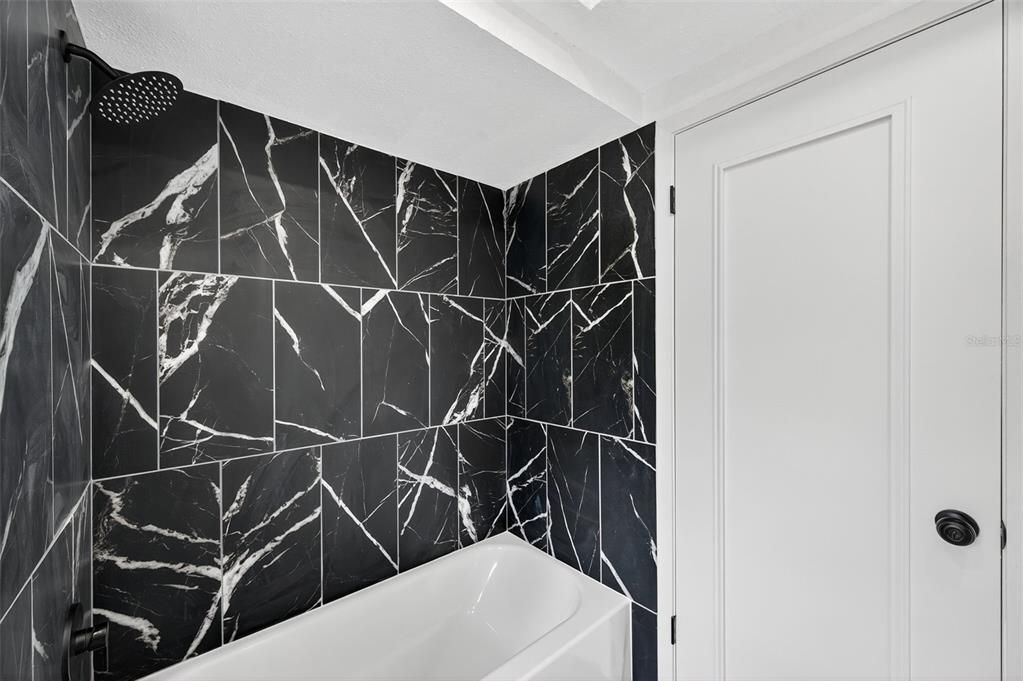 For Sale: $350,000 (3 beds, 2 baths, 2011 Square Feet)