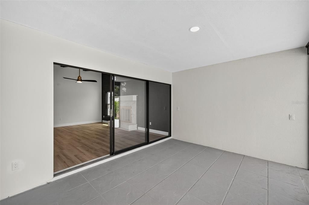 For Sale: $350,000 (3 beds, 2 baths, 2011 Square Feet)