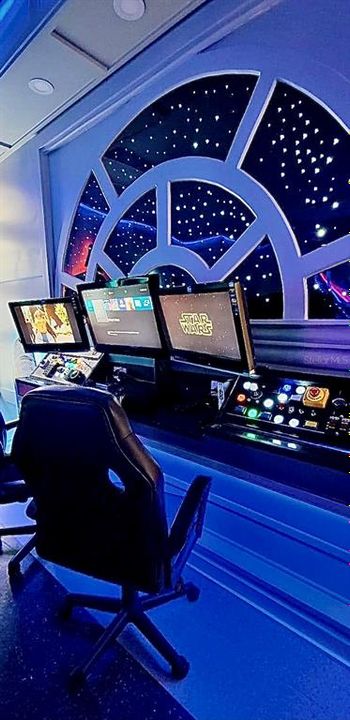 Под контрактом: $587,000 (5 спален, 4 ванн, 2604 Квадратных фут)