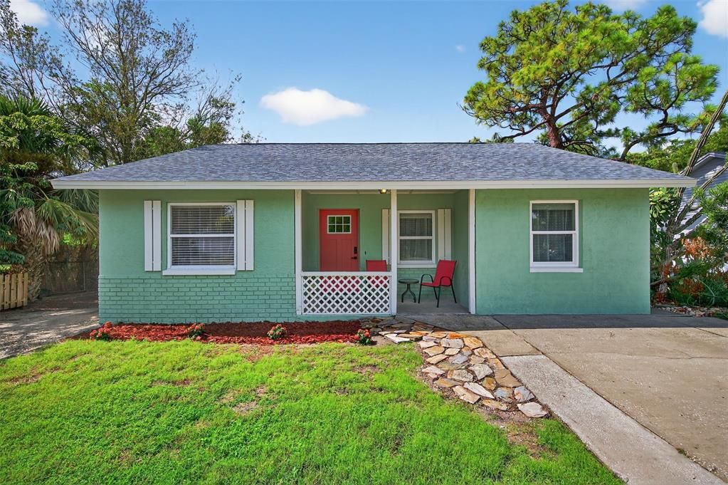 最近售出: $354,000 (3 贝兹, 1 浴室, 1204 平方英尺)