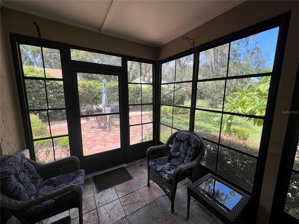 Active With Contract: $2,800 (3 beds, 3 baths, 2318 Square Feet)