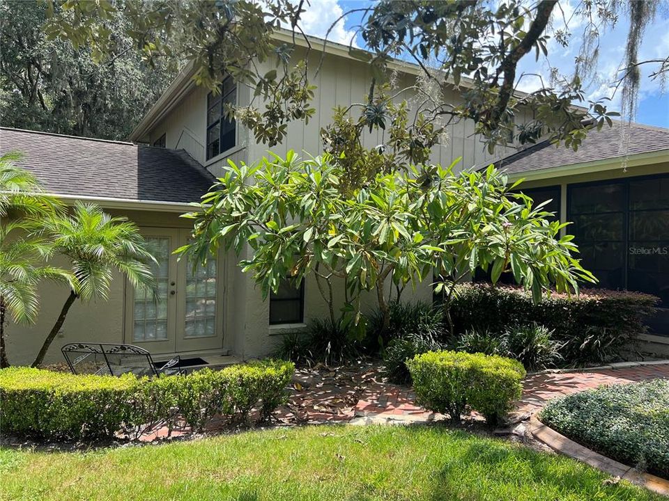 Active With Contract: $2,800 (3 beds, 3 baths, 2318 Square Feet)