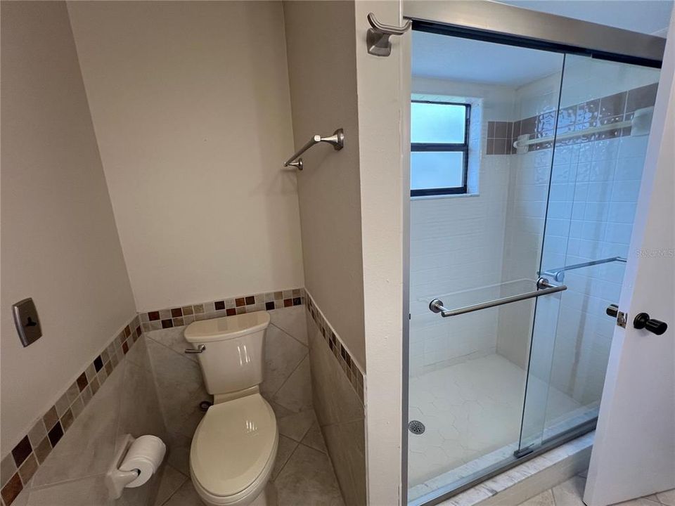 Active With Contract: $2,800 (3 beds, 3 baths, 2318 Square Feet)