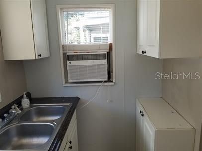 En Renta: $890 (0 camas, 1 baños, 280 Pies cuadrados)