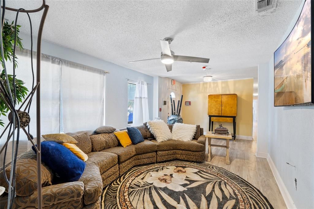 待售: $2,200,000 (0 贝兹, 0 浴室, 2336 平方英尺)