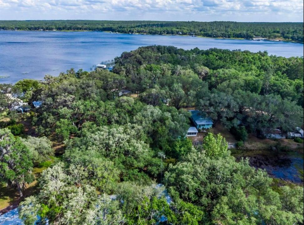 For Sale: $189,000 (2 beds, 2 baths, 989 Square Feet)