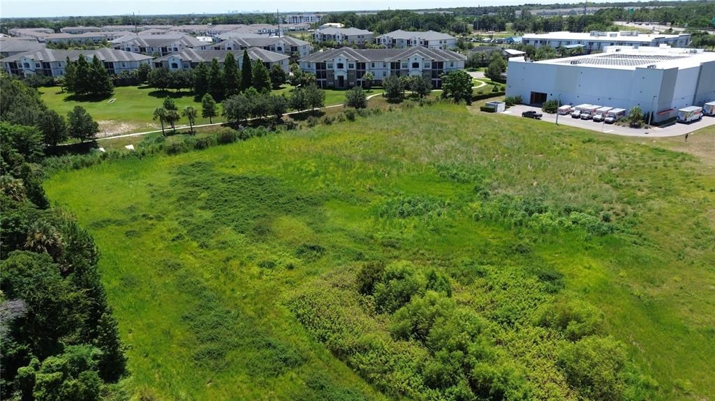 待售: $675,000 (3.38 acres)