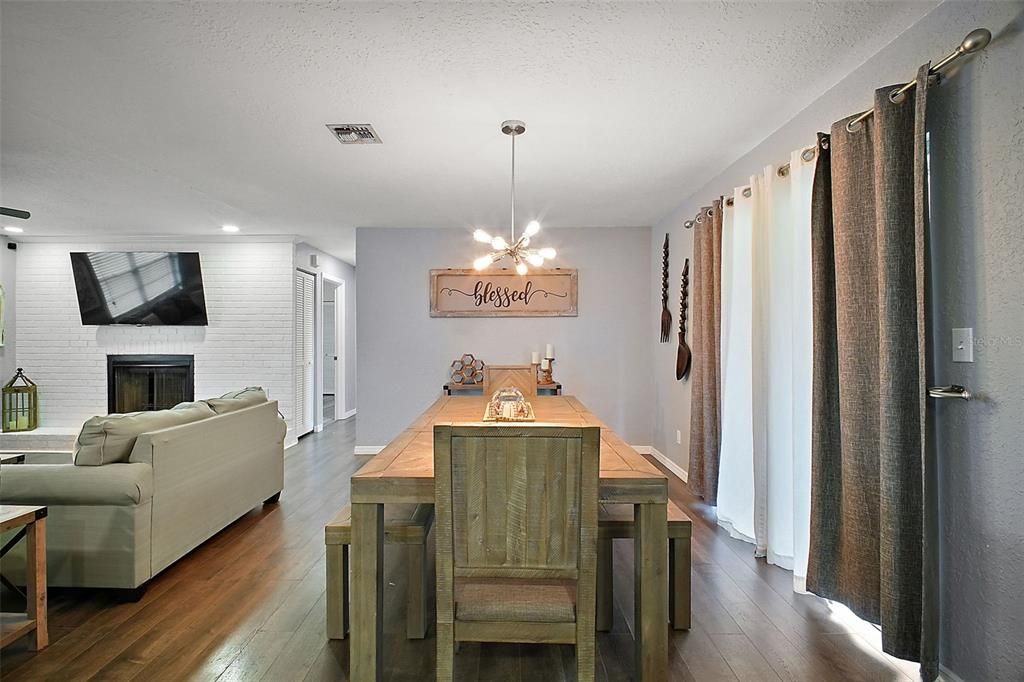 待售: $250,000 (3 贝兹, 2 浴室, 1475 平方英尺)