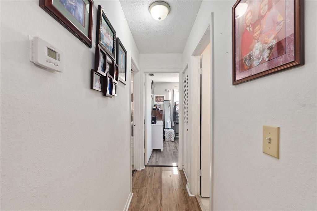 待售: $180,000 (2 贝兹, 2 浴室, 943 平方英尺)