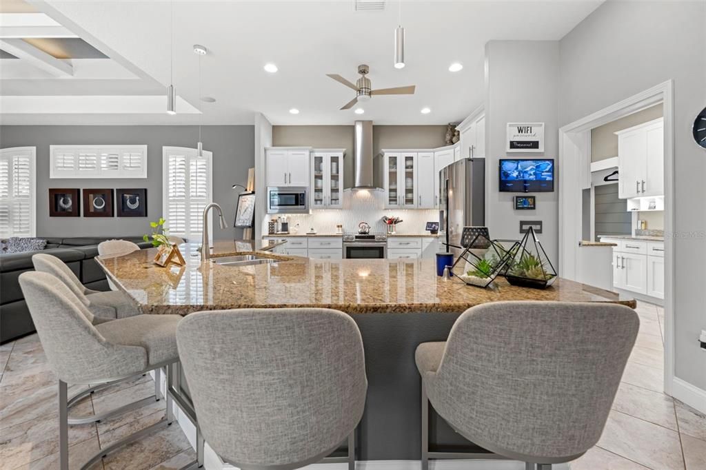 Под контрактом: $799,000 (3 спален, 4 ванн, 2602 Квадратных фут)