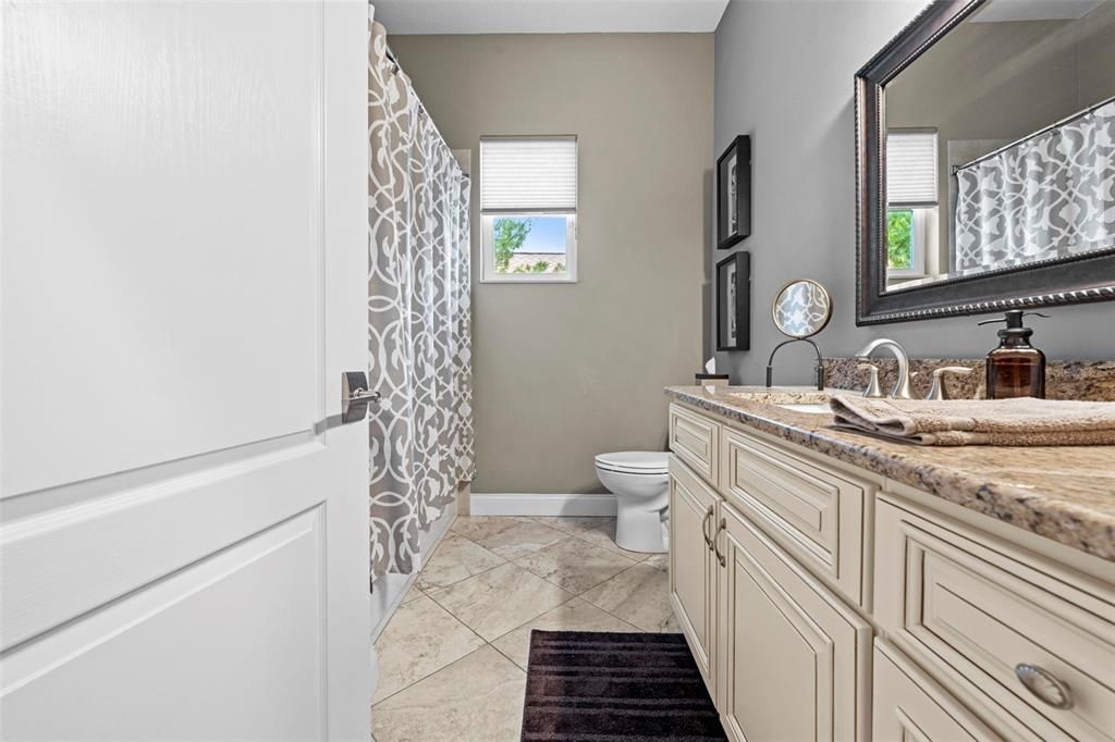 Под контрактом: $799,000 (3 спален, 4 ванн, 2602 Квадратных фут)