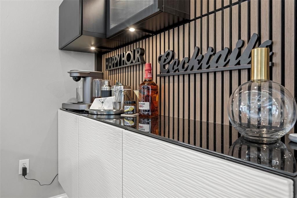 Под контрактом: $799,000 (3 спален, 4 ванн, 2602 Квадратных фут)