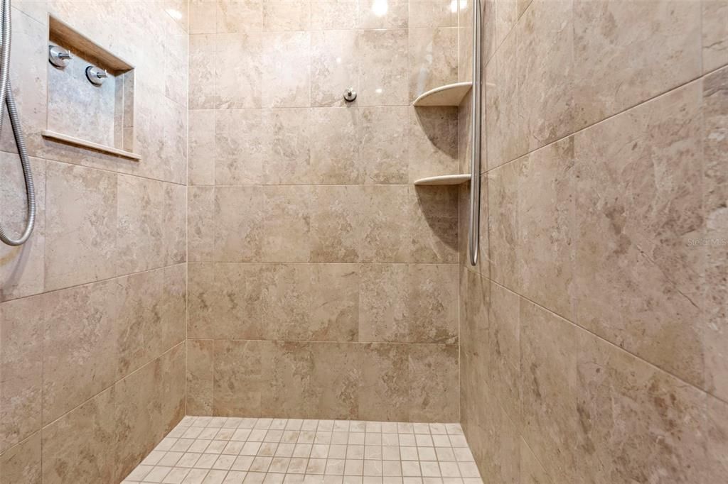 Под контрактом: $799,000 (3 спален, 4 ванн, 2602 Квадратных фут)