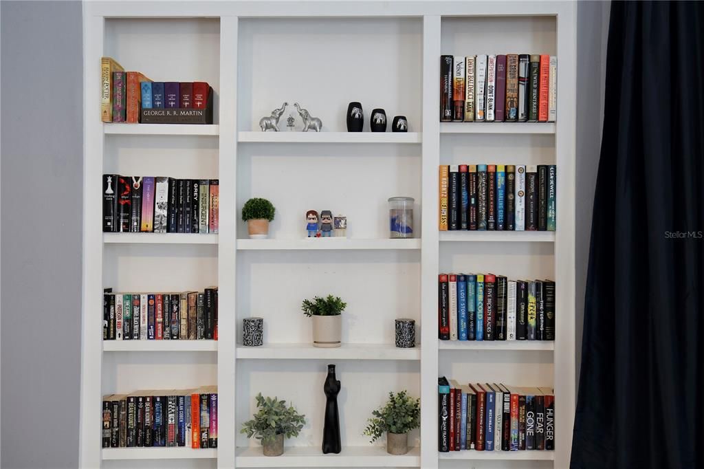 Active With Contract: $735,000 (5 beds, 3 baths, 4242 Square Feet)