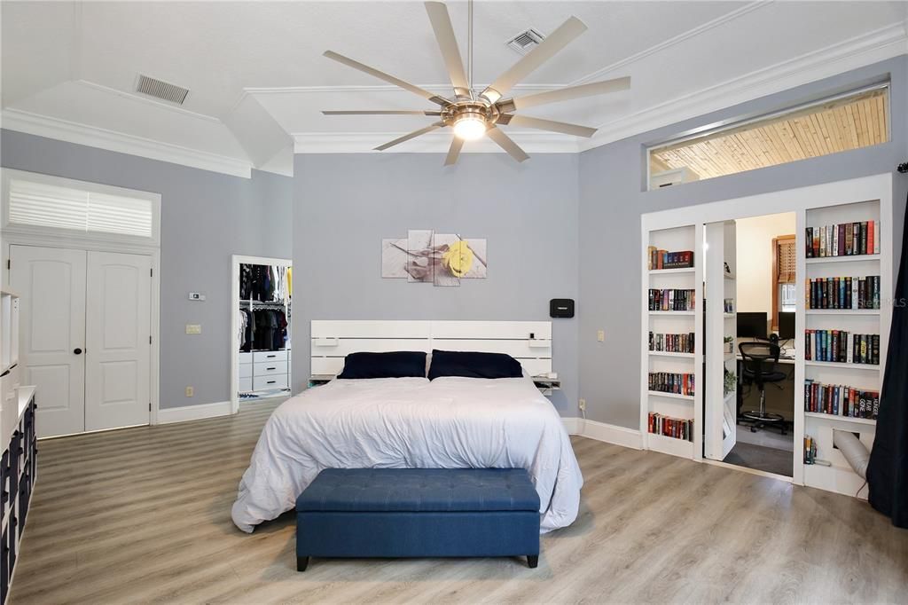 Active With Contract: $735,000 (5 beds, 3 baths, 4242 Square Feet)