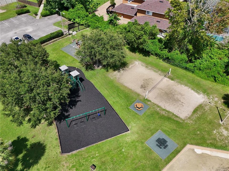 Active With Contract: $735,000 (5 beds, 3 baths, 4242 Square Feet)