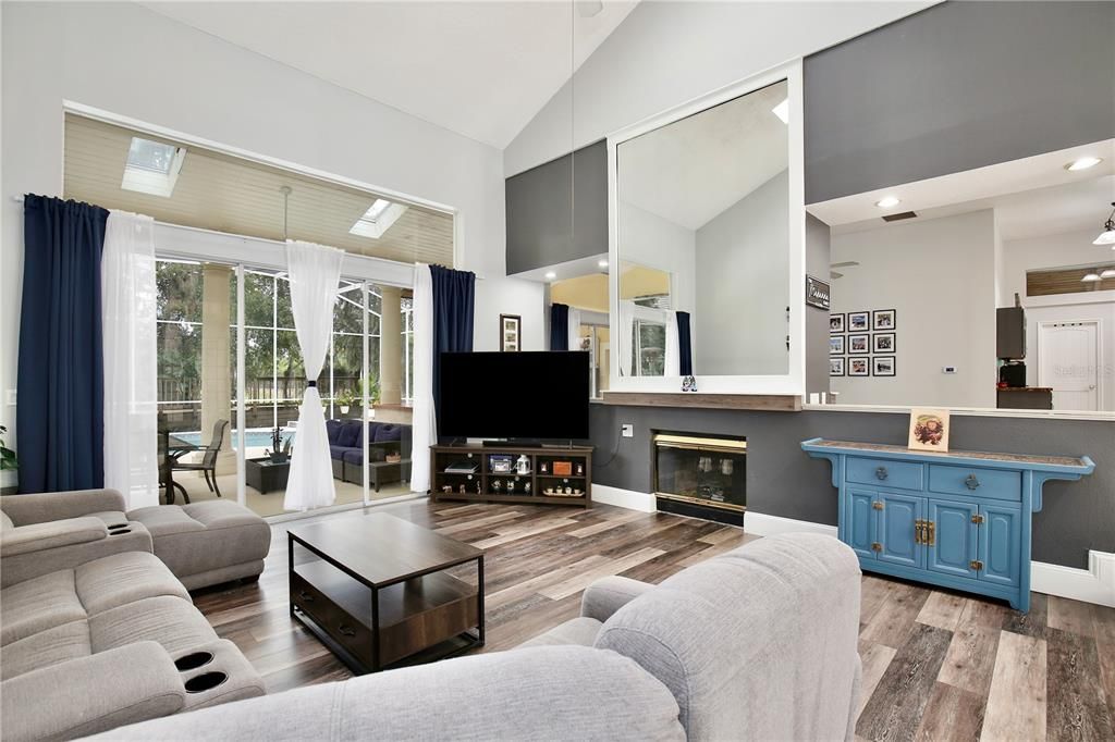 Active With Contract: $735,000 (5 beds, 3 baths, 4242 Square Feet)