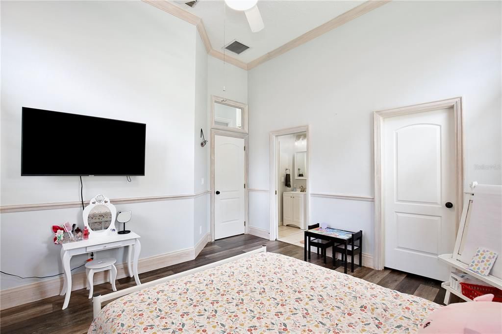 Active With Contract: $735,000 (5 beds, 3 baths, 4242 Square Feet)