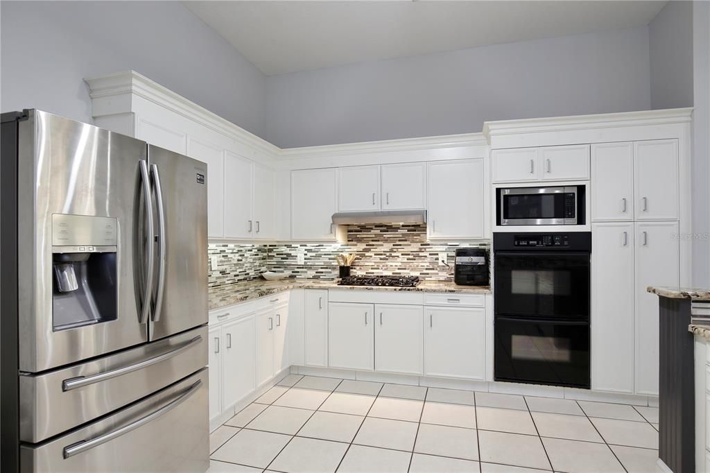 Active With Contract: $735,000 (5 beds, 3 baths, 4242 Square Feet)