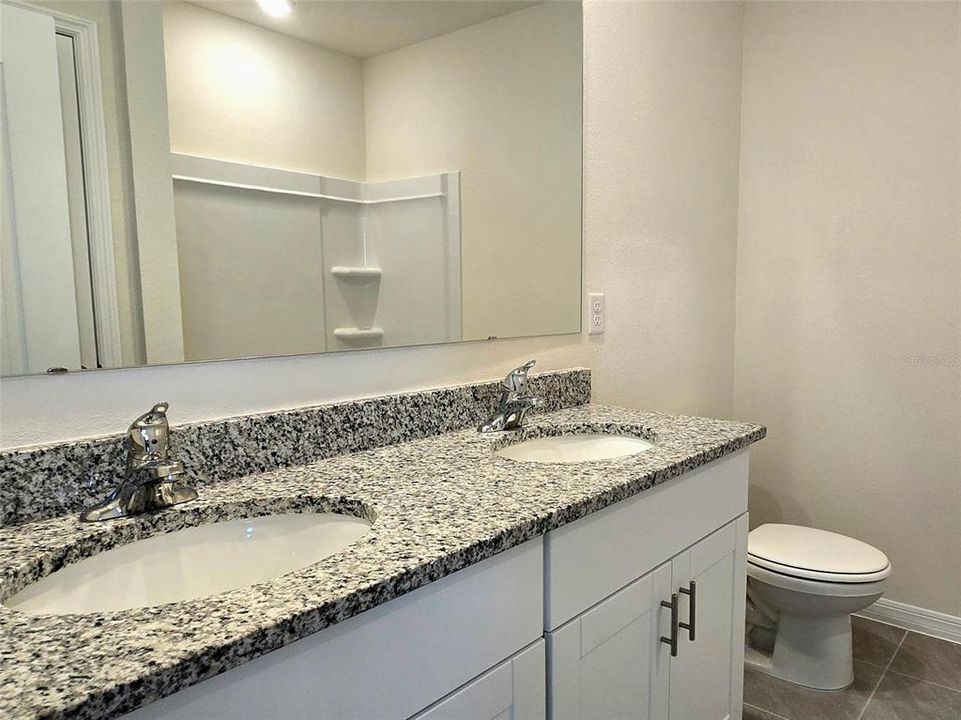 For Rent: $2,100 (3 beds, 2 baths, 1840 Square Feet)