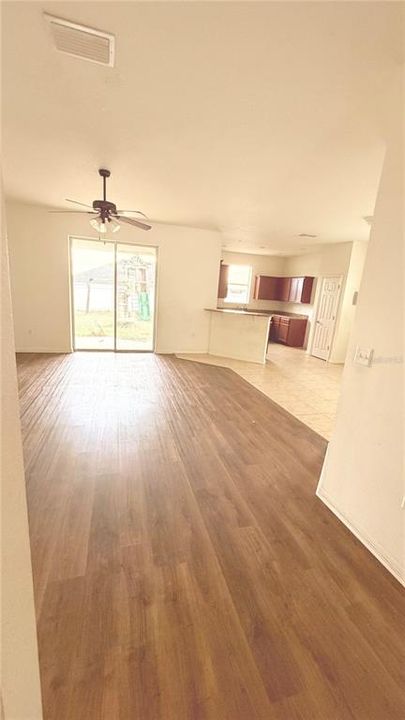 For Sale: $255,500 (3 beds, 2 baths, 1629 Square Feet)