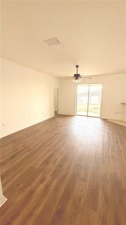 For Sale: $255,500 (3 beds, 2 baths, 1629 Square Feet)