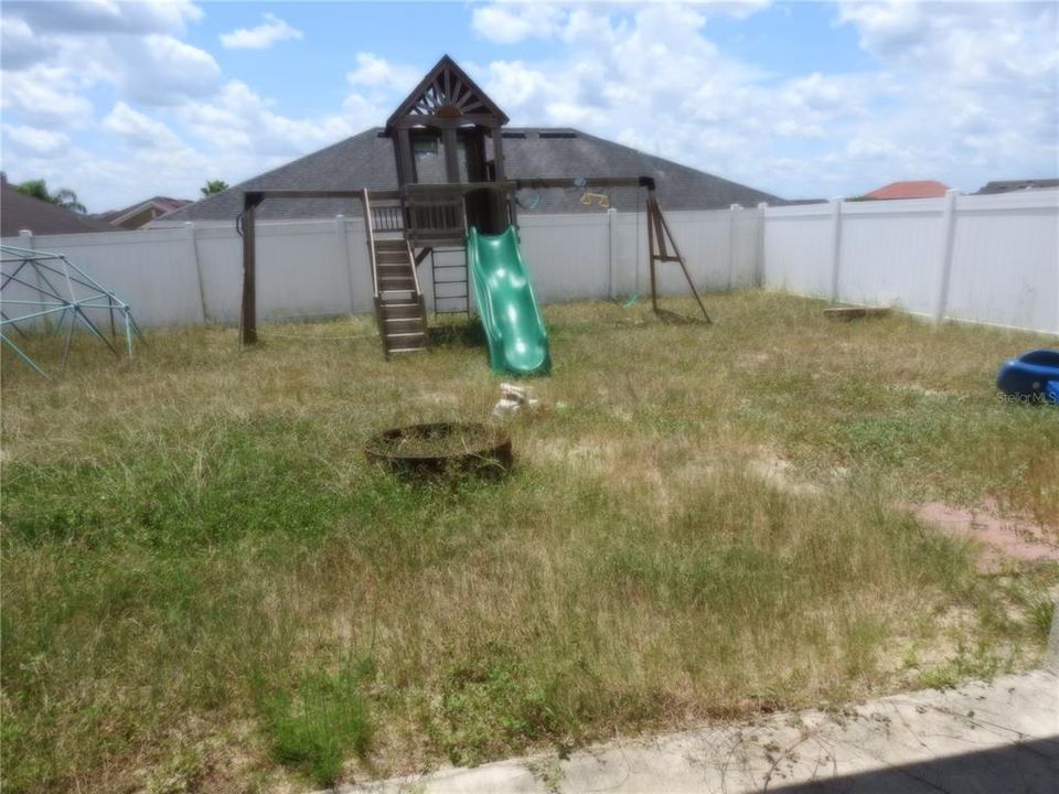 For Sale: $255,500 (3 beds, 2 baths, 1629 Square Feet)