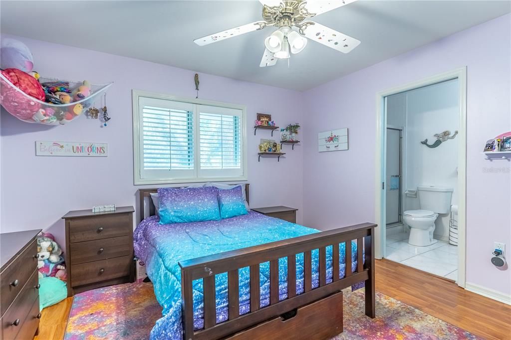 En Venta: $1,275,000 (5 camas, 4 baños, 5308 Pies cuadrados)